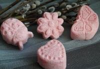 Розовые бомбочки для ванны