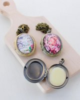 Твердые духи афродизиак на основе эфирных масел