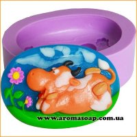 Корова на лугу элит-форма